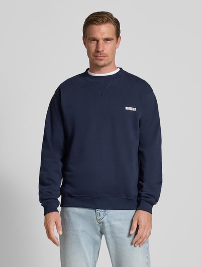 WOODBIRD Sweatshirt mit Label-Print Modell 'Cane Pho Crew' Marine 4