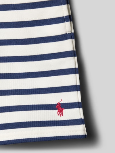 Produktfoto, Regular Fit Sweatshorts aus Baumwoll-Mix von Polo Ralph Lauren Teens mit blau-weißem Allover-Streifenmuster, Logo-Stitching, Sweat-Struktur