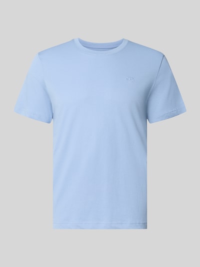Produktfoto, hellblaues Regular Fit T-Shirt aus reiner Baumwolle von Tom Tailor, glatte Oberfläche, lockerer Schnitt, Herren T-Shirt