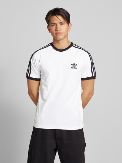 adidas Originals T-shirt z wyhaftowanym logo Biały 4