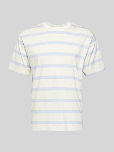 Produktfoto, T-Shirt mit geripptem Rundhalsausschnitt von MCNEAL, Herren Regular Fit, weiße Grundfarbe mit hellblauen Streifen, glatte Baumwollstruktur.