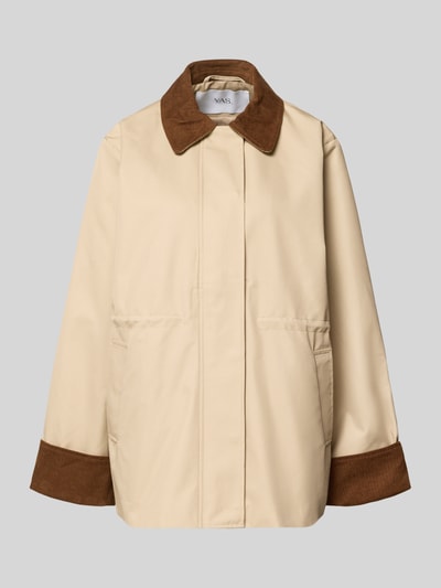Produktfoto, beiger Parka mit braunem Umlegekragen und Eingrifftaschen, Modell 'ANCA' von YAS, Baumwoll-Mix, Regular Fit, neutrale Textur