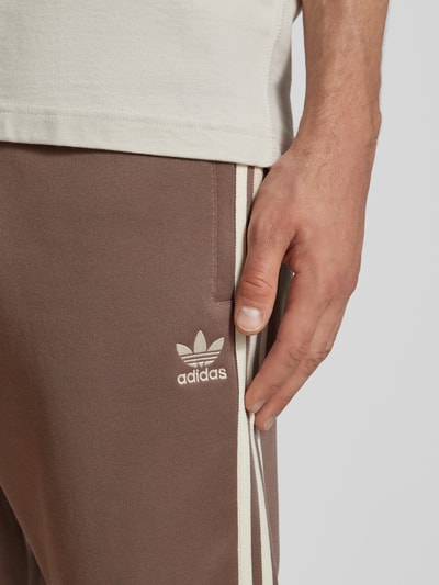 adidas Originals Sweatpants mit elastischem Bund Dunkelbraun 3