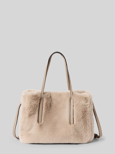 Productfoto, beige Handtasche aus echtem leer Modell 'NOELLE' van Abro met vacht-look, smalle schouderriem, lange handvatten, rechthoekige vorm, hoofdvak met magneetsluiting, twee ritsvakken binnenin, 28x20x15 cm, schouderriem 38 cm.