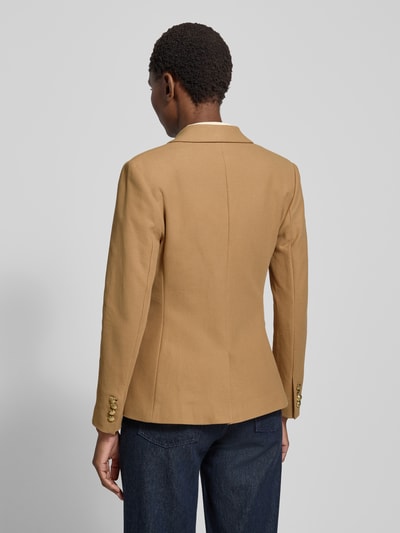 Frauenmodel trägt Blazer mit Reverskragen von Lauren Ralph Lauren in Beige, körpernahe Passform, Baumwoll-Elasthan-Mix, Ganzkörperansicht Rückansicht.