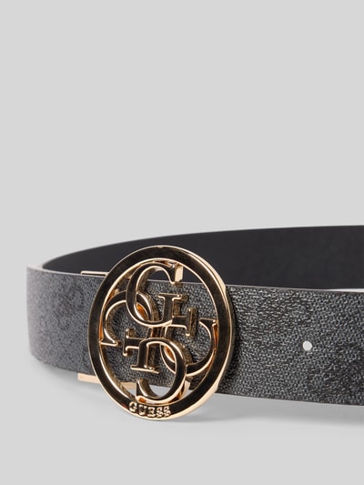 Produktfoto, Gürtel mit Label-Detail Modell 'NOELLE' von Guess, klassische Passform in Schwarz mit goldfarbener Dornschließe, Breite 4 cm