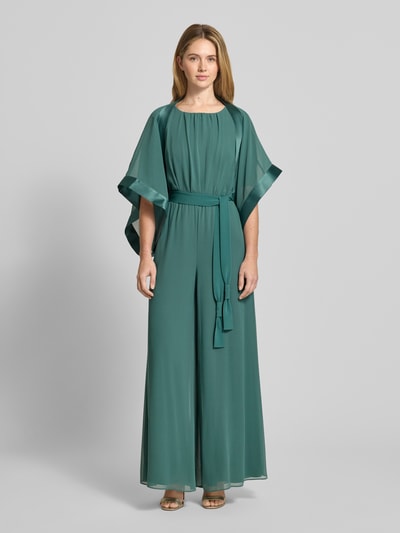 Frauenmodel trägt Bolero mit weitem Arm von Vera Mont, Damen Bolero, semitransparenter Look, lockerer Schnitt, 1/2-Arm, Ganzkörperansicht von vorne.
