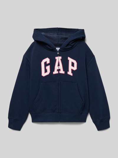Produktfoto, Sweatjacke mit Kapuze und Logo von GAP aus mieszanka bawełny, krój regular fit, zamek błyskawiczny, kieszeń kangurka, granatowy kolor, gładka faktura