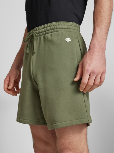 CHAMPION Relaxed fit sweatshorts met logobadge, model 'Sustainable' Olijfgroen - 3