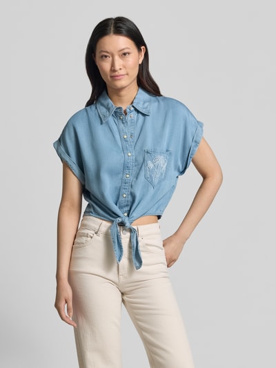 GUESS bluzka jeansowa z brustaszą model 'AMBRA' Jasnoniebieski 4