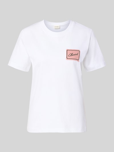 Produktfoto, weißes T-Shirt mit Label-Patch und Rundhalsausschnitt aus reiner Baumwolle, Regular Fit, von Closed, Rückenlänge 58 cm.