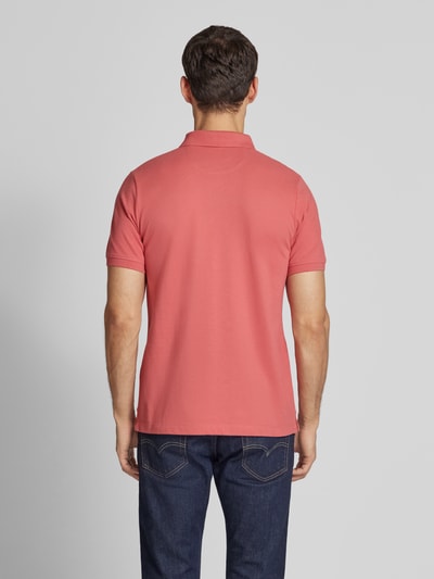 s.Oliver RED LABEL Regular Fit Poloshirt aus reiner Baumwolle mit Label Stitching Rosa 5