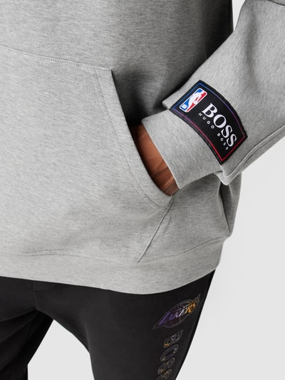 BOSS Orange Troyer mit Motiv-Patch - BOSS x NBA Graphit 3