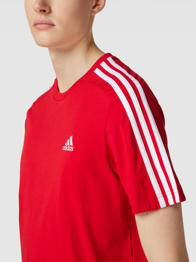 ADIDAS SPORTSWEAR T-Shirt mit Label-Stitching Rot 3