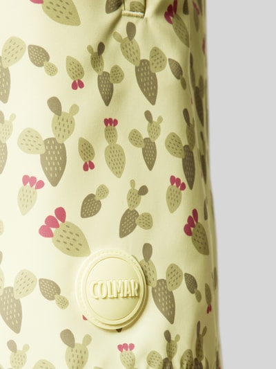 Produktfoto, Regular Fit Badehose mit Allover-Motiv-Print von Colmar Originals, gelbgrüne Grundfarbe, Kaktusmotive, strukturierte Oberfläche, elastischer Bund, Tunnelzug