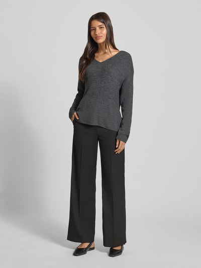 Vero Moda Regular Fit Strickpullover mit V-Ausschnitt Modell 'CREWLEFILE' Mittelgrau 1