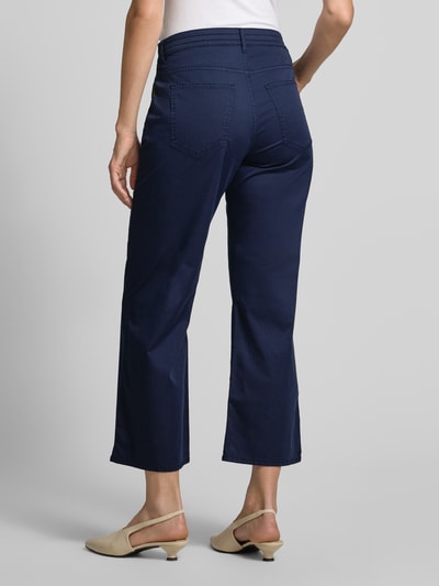 Brax Spodnie materiałowe o rozkloszowanym, skróconym kroju model ‘STYLE.MAINE’ Granatowy 5