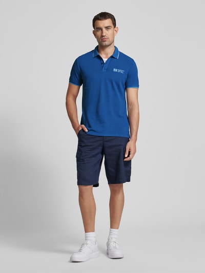 s.Oliver RED LABEL Koszulka polo o kroju regular fit z nadrukiem z logo Królewski niebieski 1