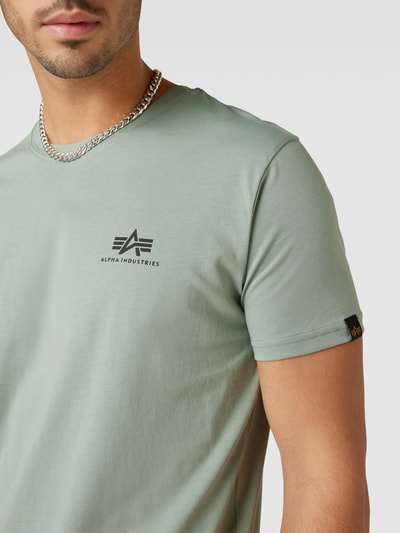 Alpha Industries T-shirt z nadrukiem z logo model ‘BASIC T SMALL LOGO’ Limonkowy 3