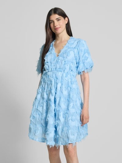 YAS Sukienka koktajlowa o długości do kolan z dekoltem w serek model ‘PAZYLLA’ Jasnoniebieski 4