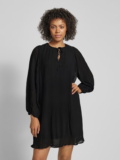 ZABAIONE Knielanges Kleid mit Plisseefalten Black 4