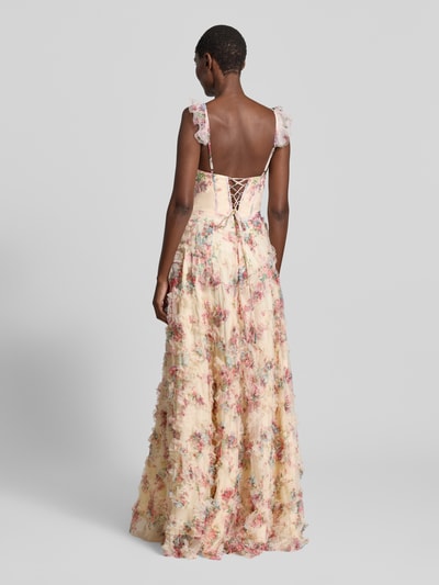 Kobiece modelka nosi długa sukienka Maxikleid mit Rüschen im Stufen-Look od Unique, linia a, wzór na całej powierzchni, falbany, efekt stopniowania, długość tyłu w rozmiarze 36: 137 cm, szerokość w rozmiarze 36: 35 cm, pastelowe kolory, kwiatowa faktura, pełny widok tyłu.