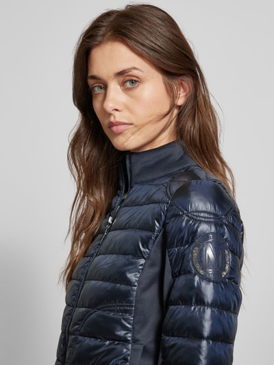 Monari Steppjacke mit Label-Patch Marine 3