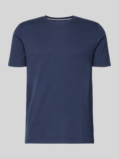 Produktfoto, Regular Fit T-Shirt mit Strukturmuster von Christian Berg Men in Dunkelblau, Baumwoll-Mix, Rundhalsausschnitt, glatte Textur