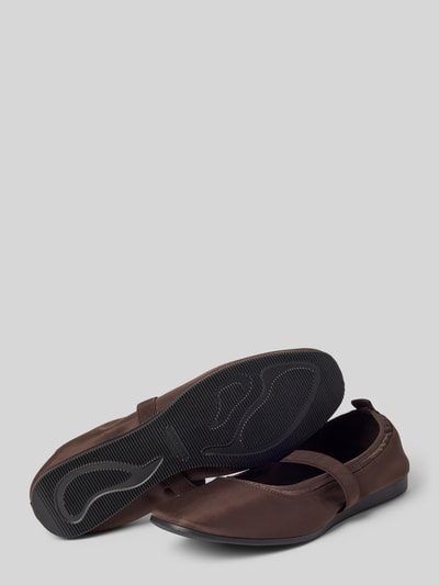 Produktfoto, Ballerina mit elastischem Riemen Modell 'HILLARY' von Vagabond, Optik: Unifarben, Schuhspitze: Quadratisch, Abgerundet, Absatzform: Flach, Applikation: elastischer Riemen, Anziehschlaufe, Verschluss: Schlupf/offen, Sohle: Profiliert