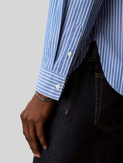 Calvin Klein Jeans Relaxed Fit Freizeithemd aus reiner Baumwolle mit Logo-Stitching Hellblau 5