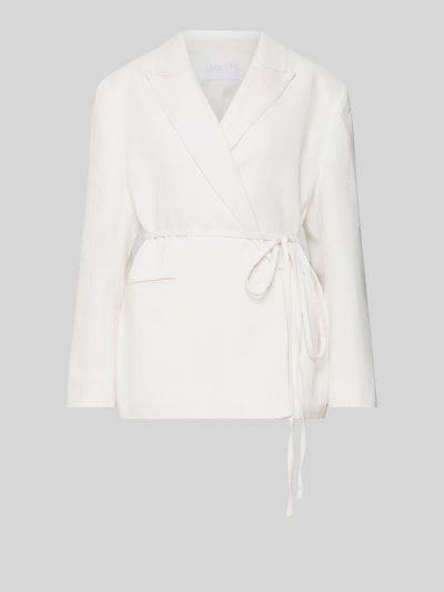 Produktfoto, Anzugblazer mit Reverskragen von Jake*s Collection für Damen in Weiß, taillierte Passform, Stoffband und Paspeltaschen, Rückenlänge bei Größe 38: 65 cm, Brustweite: 60 cm, Ärmellänge: 42 cm, glatte Textur, klare Linien