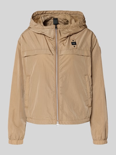 Produktfoto, Trekking Jacke mit Kapuze Modell 'BURRAGE' von Blauer Usa in Beige mit Zweiwege-Reißverschluss und Label-Patches, glatte Textur