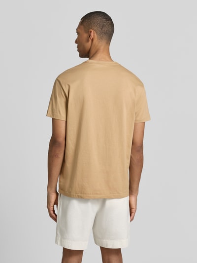 Männermodel trägt Relaxed Fit T-Shirt aus reiner Baumwolle von Polo Ralph Lauren in Optik: Unifarben, Ganzkörperansicht Rückansicht.