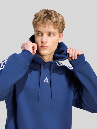 adidas Sportswear Bluza o kroju regular fit z mieszanki bawełny Ciemnoniebieski 3