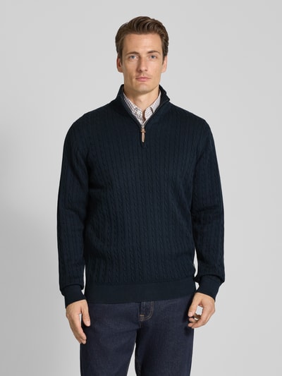 Lindbergh Troyer mit Zopfmuster und Label-Detail Dunkelblau 4