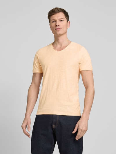 MCNEAL T-Shirt mit V-Ausschnitt Apricot 4