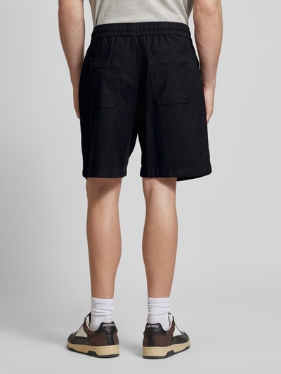 REVIEW Straight Leg Shorts mit Label-Detail Black 5