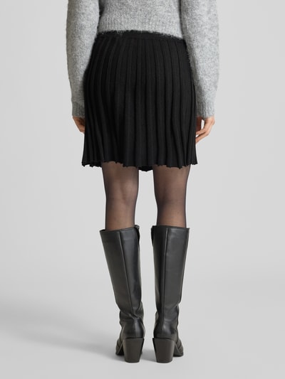 Vero Moda Ausgestellter Mini-Rock in Ripp-Optik Modell 'MARINA' Black 5