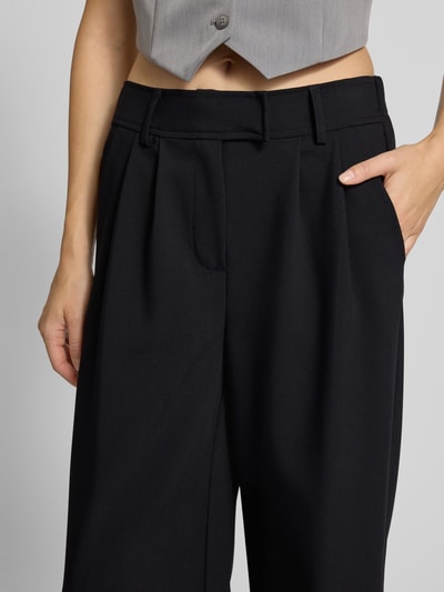 Review Wide Leg Stoffhose mit Bundfalten Black 3