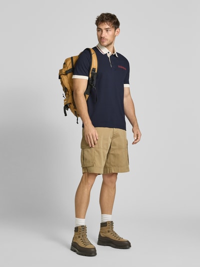 Napapijri Slim Fit Poloshirt mit Label-Print Marine 1
