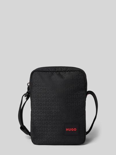 Produktfoto, schwarze Umhängetasche mit Allover-Muster Modell 'Ethon_JQ_NEW NS ZIP' von HUGO, Herren Umhängetasche, rote Logo-Applikation, textile Struktur