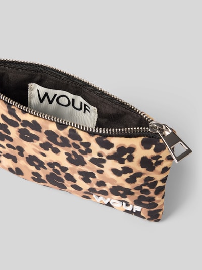 Produktfoto, Pouch mit Allover-Animal-Print Modell 'Feline' von WOUF, Hauptfach mit Reißverschluss, Logo-Detail, glatte Struktur