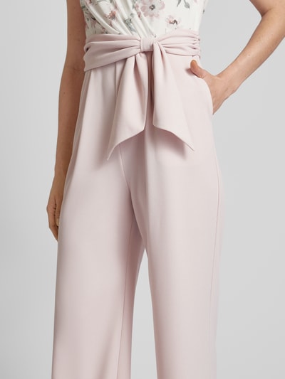 Christian Berg Cocktail Jumpsuit mit Bindegürtel Hellrosa 3