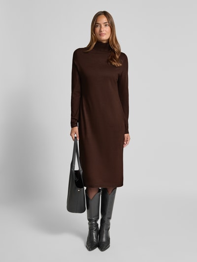 s.Oliver RED LABEL Slim Fit Strickkleid aus Viskose-Mix Dunkelbraun 1