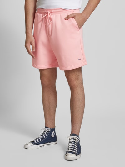 Tommy Jeans Szorty z dzianiny dresowej o kroju regular fit z naszywką z logo model ‘BEACH’ Różowawy 4