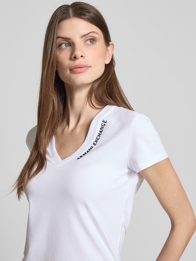 ARMANI EXCHANGE T-shirt z wyhaftowanym logo i dekoltem w serek Biały 3