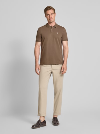 MCNEAL Poloshirt mit Label-Stitching Mittelbraun 1