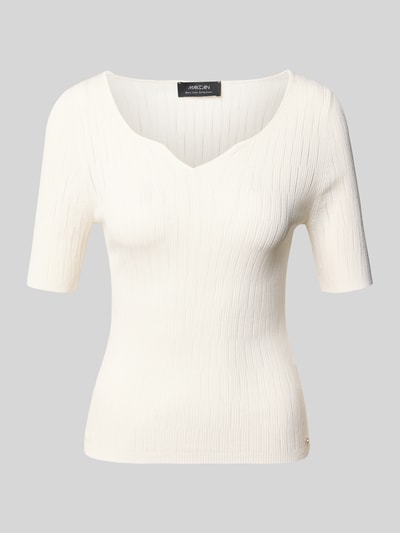 Produktfoto, Strickshirt aus Viskose-Mix mit Strukturmuster von Marc Cain in Weiß, körpernaher Schnitt, V-Ausschnitt, 1/2-Arm, feine Textur