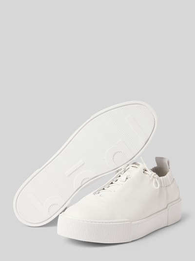 Productfoto, Sneaker uit leer met vetersluiting van Högl, afgeronde neus, rubberen zool, hakhoogte 4 cm, schachthoogte 6 cm, schachtwijdte 6 cm, dames sneaker, effen wit met glad oppervlak en subtiele textuur