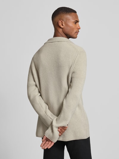 MAERZ Muenchen Strickjacke mit Knopfleiste Offwhite 5